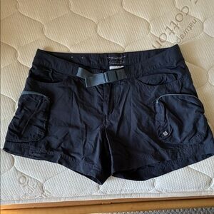 Columbia Women's Black Cargo Shorts with Belt